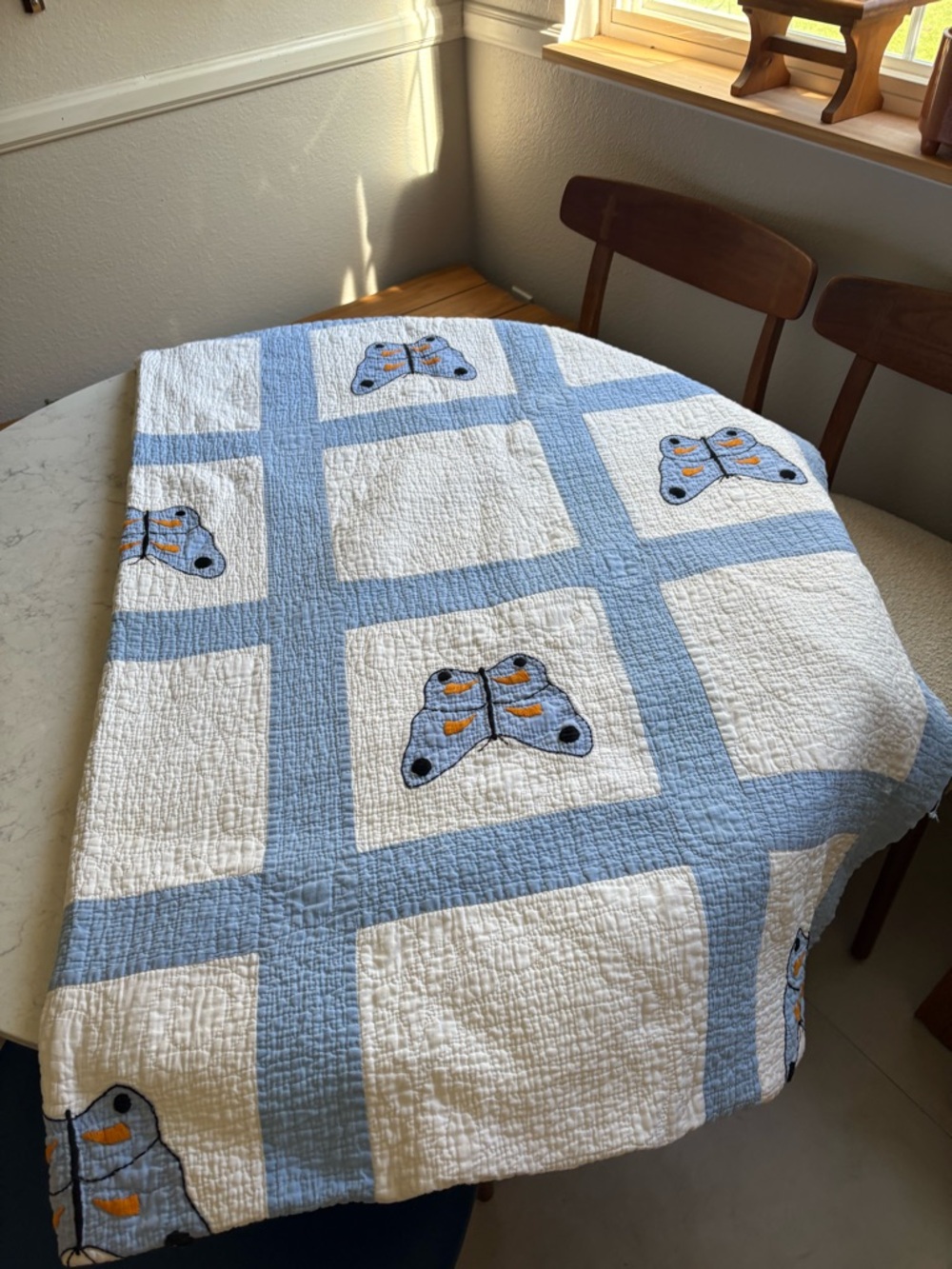 Vintage handmade Blue & White Butterfly Patchwork Quilt 68x97”